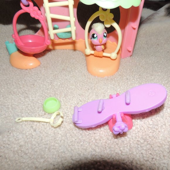 Littlest Pet Shop - Display & Play Pet Playground: - Picture 4 of 5